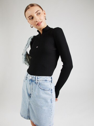 Tommy Jeans - Jersey en negro: frente