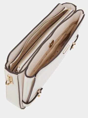 GUESS Umhängetasche 'Rosalba' in Weiß