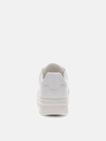 GUESS Sneaker 'Winno' in Weiß