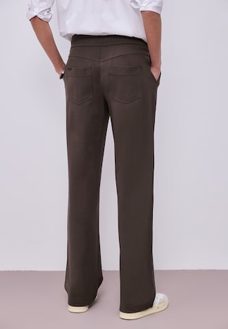STREET ONE Regular Pants in Brown