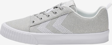 Hummel Sneaker 'BASE COURT' in Silber: front