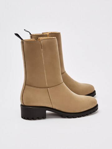 NINE TO FIVE Boots 'Malá' in Beige