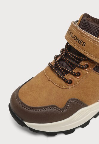 Cizme 'JFWTREK' de la Jack & Jones Junior pe galben