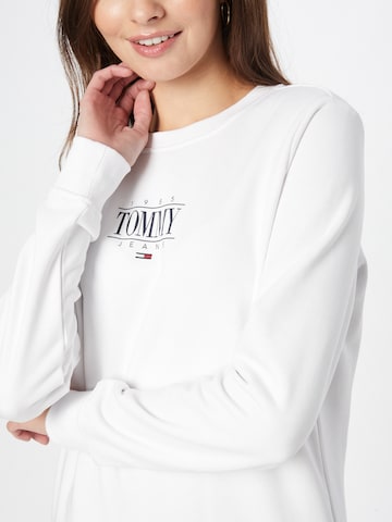 Tommy Jeans Sweatshirt 'Essential' in Weiß