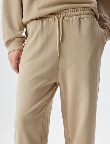 Koton Tapered Broek in Beige