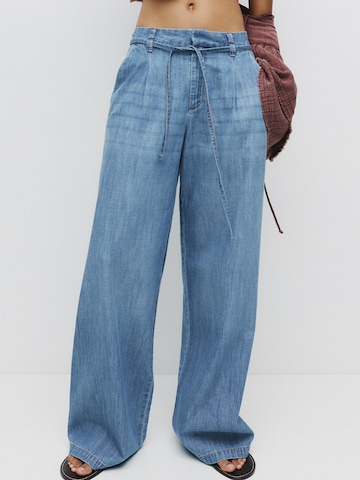 Wide leg Jeans con pieghe di Pull&Bear in blu: frontale