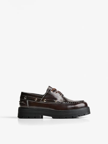 Bershka Mocassins in Bruin