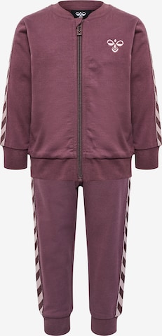 Hummel Trainingsanzug in Lila: Vorderseite