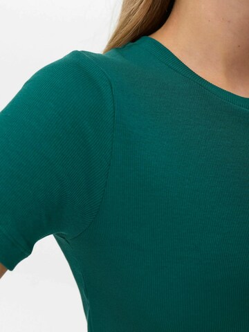 Maglietta ' RILEY ' di NÜMPH in verde