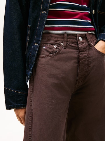 Tommy Jeans Luźne Jeansy 'ELLA' w kolorze brązowy