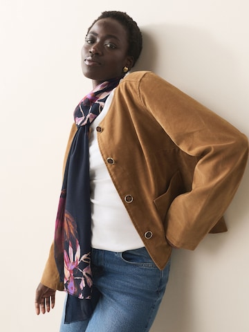 Next Šála – černá