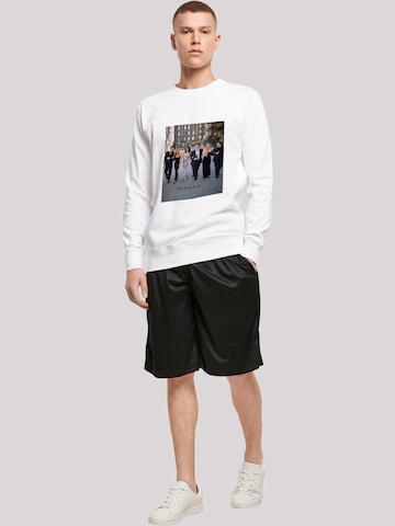 F4NT4STIC Sweatshirt 'Friends Champagne And Flowers' in Wit