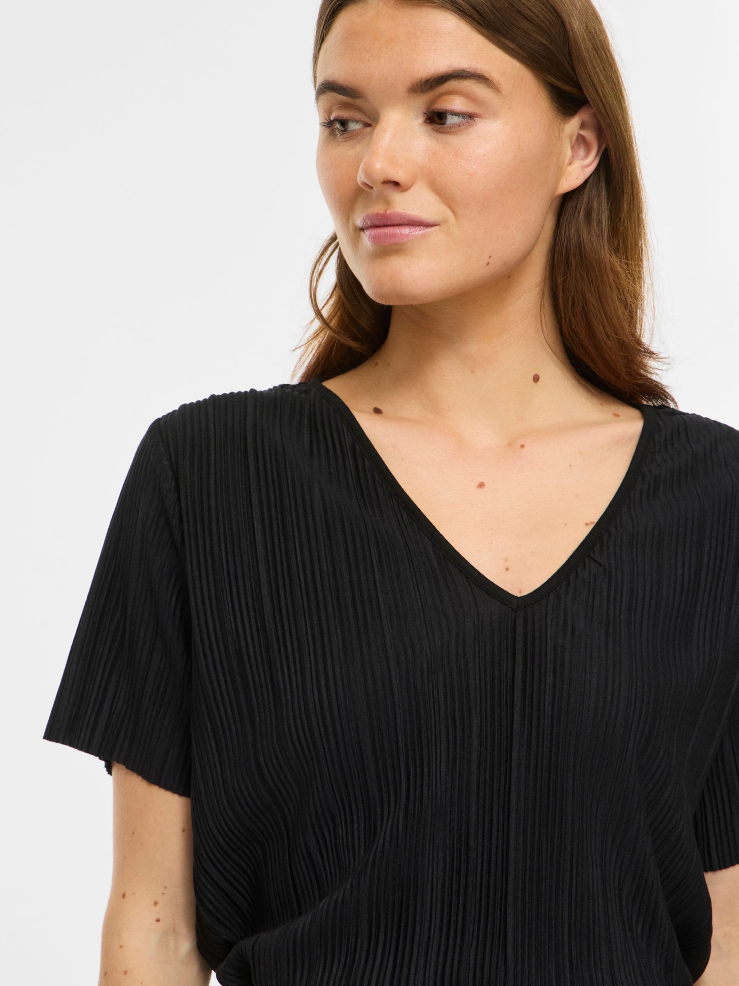 VILA T-Shirt 'VIPlis' in Schwarz