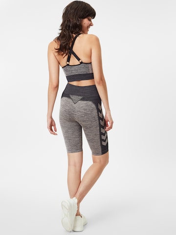 Skinny Pantalon de sport Hummel en gris