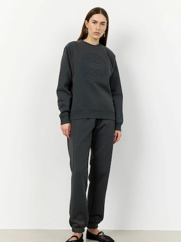Levete Room Sweatshirt 'Nuka' in Zwart