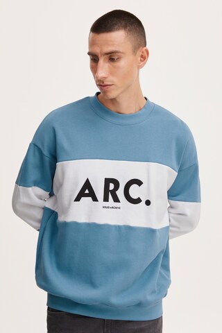 !Solid Sweatshirt in Blue: front