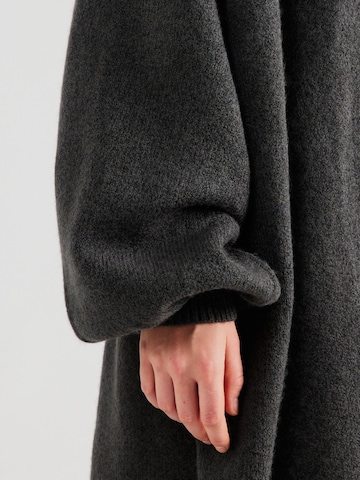 pilka VERSTIQUE by Denise Verst Laisvas kardiganas