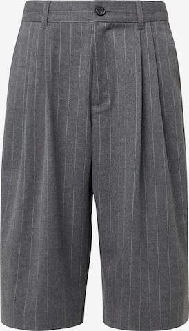 s.OliverBaggy Hlače s naborima - siva boja: prednji dio