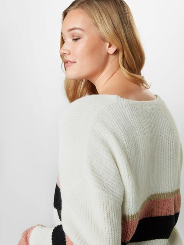 ABOUT YOU Curvy Pullover 'Leona' in Mischfarben