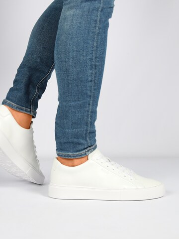 BLACKSTONE Låg sneaker i vit