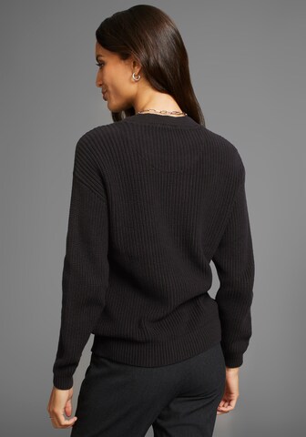 LAURA SCOTT Sweater in Black