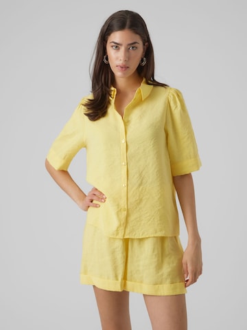 VERO MODA Blouse in Yellow: front