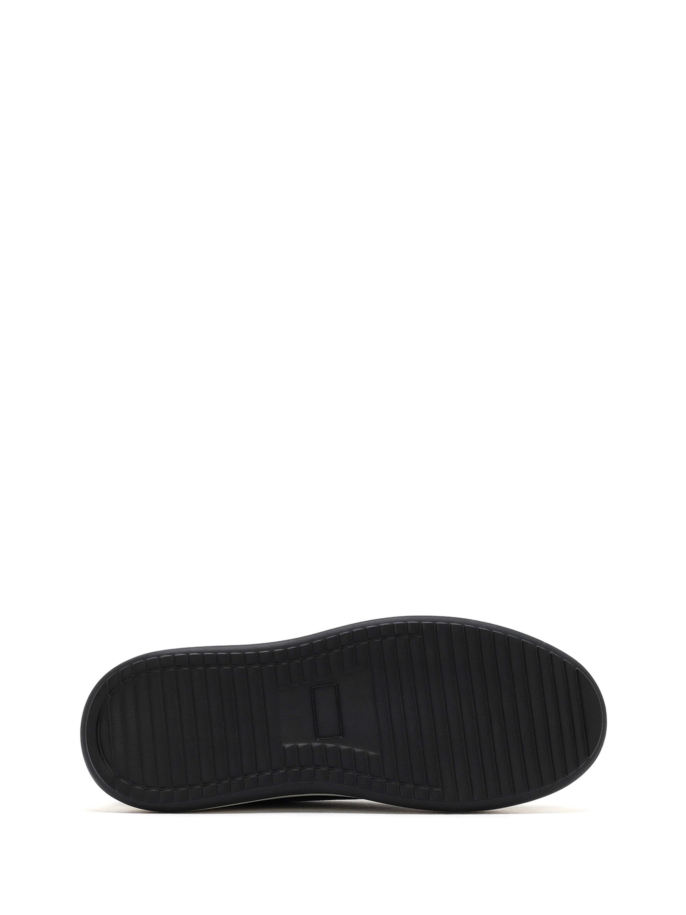 Derimod - Sapato com atacadores em preto