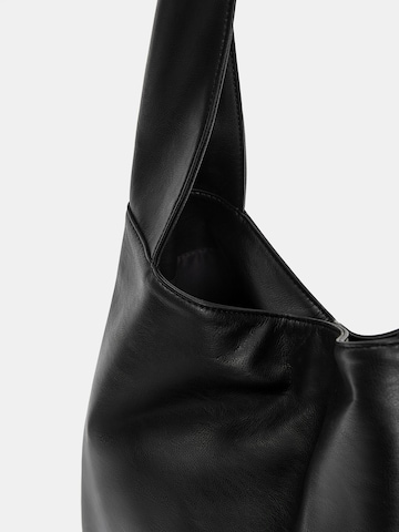 Pull&Bear Shopper in Black