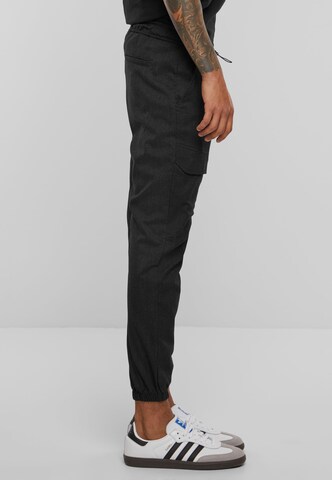 2Y Studios Tapered Cargo Pants in Black