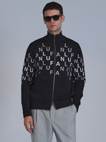Lufian Strickjacke Writer in Schwarz: Vorderseite