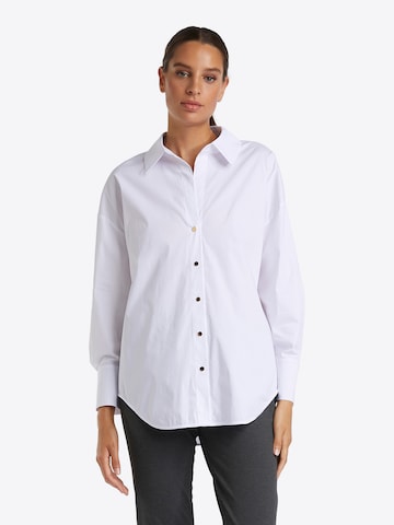 Rich & Royal Blouse in White: front