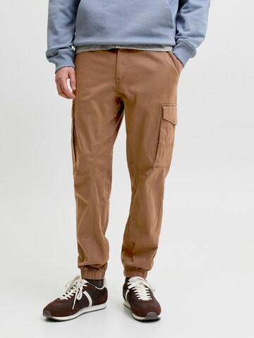 Effilé Pantalon cargo 'JJIPaul JJFlake' JACK & JONES en marron : devant