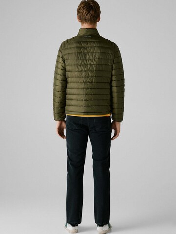 Giacca invernale di Red Bull Racing x Pepe Jeans in verde