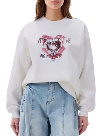 Felpa 'Women's Oversized Sweatshirt with Graffiti Print, Warm Fleece Blend' di GORHEY in bianco: frontale