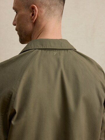 DAN FOX APPAREL Преходно яке 'Dennis' в зелено