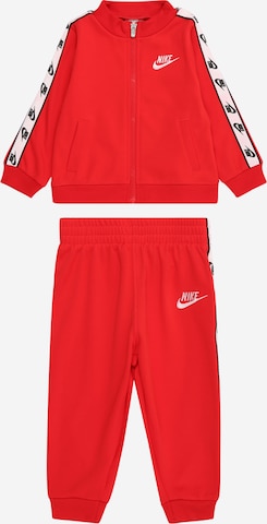 Nike Sportswear Juoksupuku värissä punainen: etupuoli