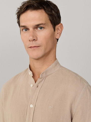 Coupe regular Chemise Hackett London en beige