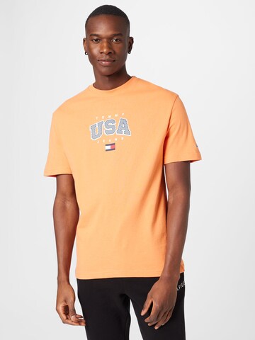 Tommy Jeans T-Shirt 'Classic' in Orange: predná strana