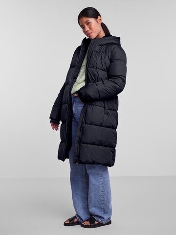 Manteau d’hiver 'BEE' PIECES en bleu