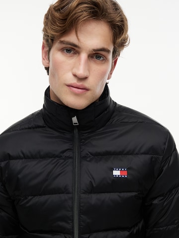 Tommy Jeans Overgangsjakke i sort