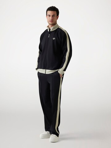 GUESS Zip-Up Hoodie in Black