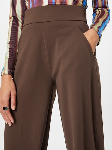 JDY - regular Pantalón en marrón