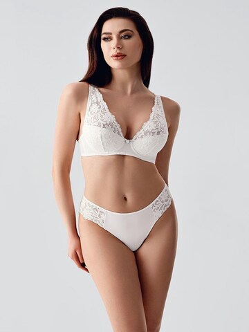 C&City Triangel Wäsche-Set in Beige: Vorderseite