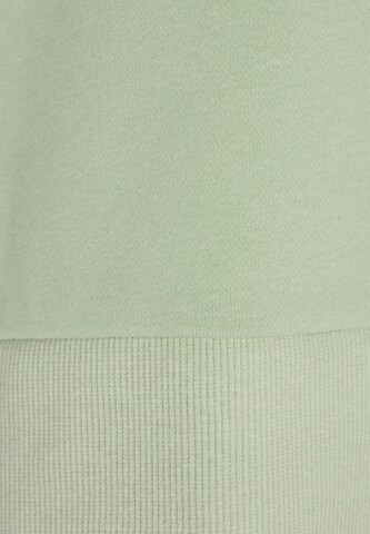 SANIKA - Sweatshirt em verde
