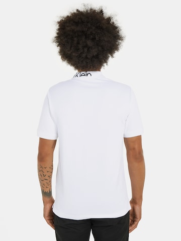 T-Shirt Calvin Klein en blanc