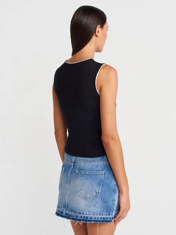 Top di Dilvin in nero