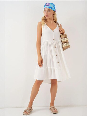 Bigdart Dress in White