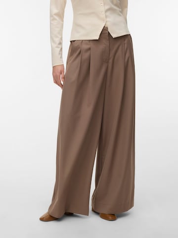 VERO MODA Wide leg Pleat-front trousers 'VMNikki' in Beige: front