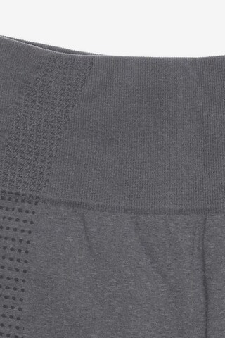 GYMSHARK Shorts in XS in Grey