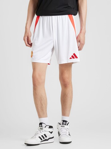 Loosefit Pantalon de sport 'Manchester United 24/25 Home' ADIDAS PERFORMANCE en blanc : devant